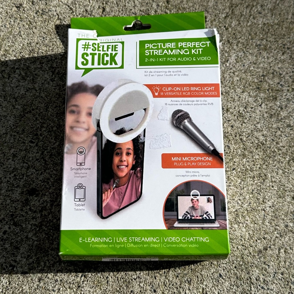 The original #selfie stick Picture Perfect Streaming Kit 2 in 1 Audio/Video